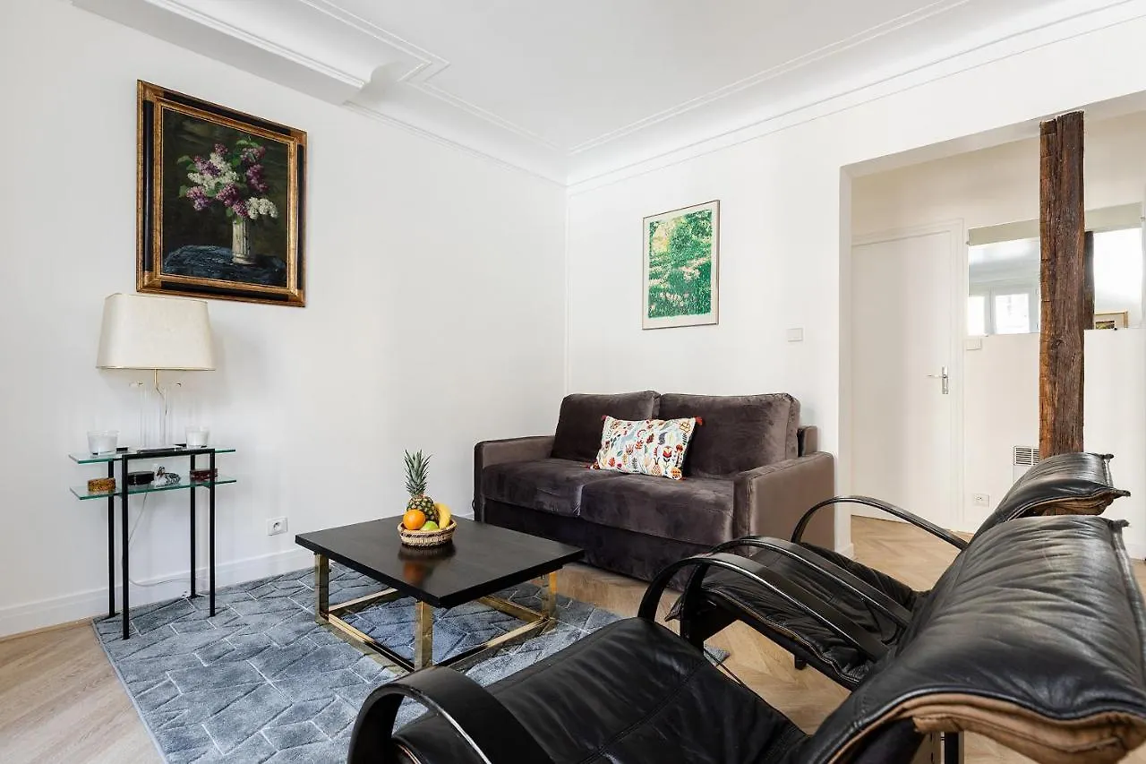 Pantheon & Luxembourg Gardens - City Apartment Paris