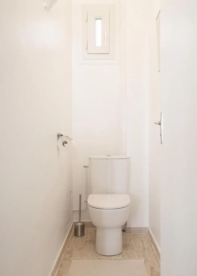 Pantheon & Luxembourg Gardens - City Apartment Paris France