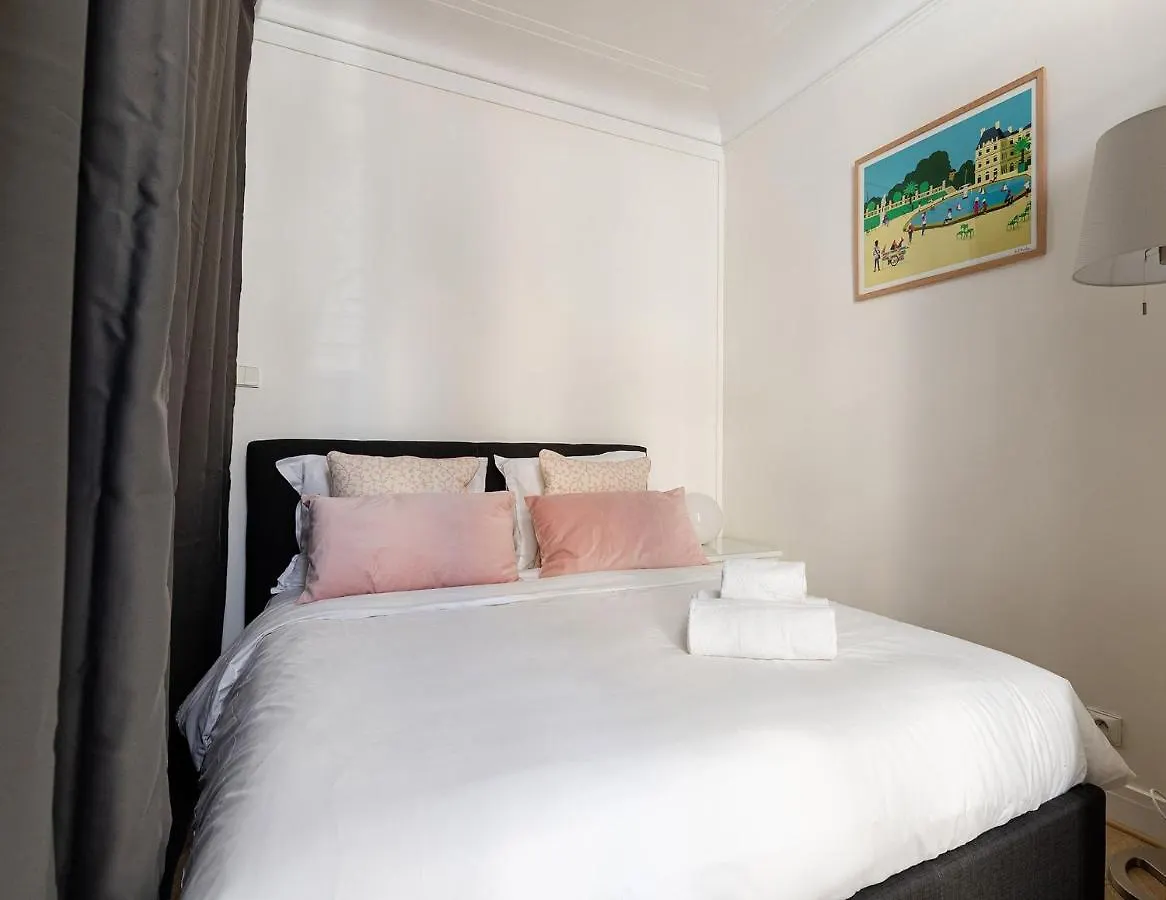 Pantheon & Luxembourg Gardens - City Apartment Paris